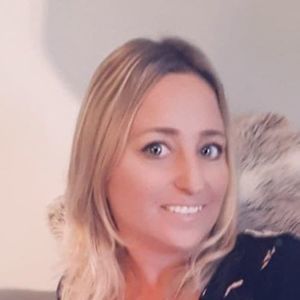 Meet your Posher, Karine